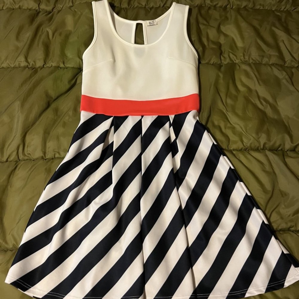 Mainstream Boutique Dress